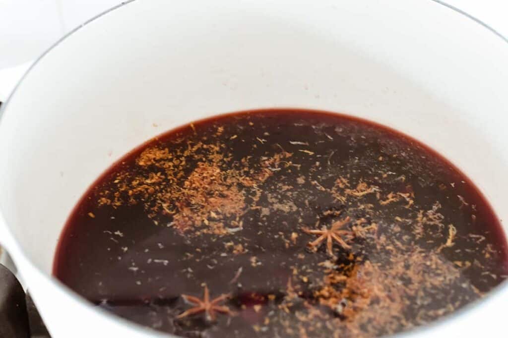 Saucepan of vin chaud Saucepan of vin chaud sitting on the stovetop