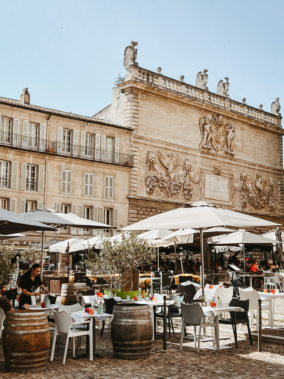 structures in Avignon structures in Avignon