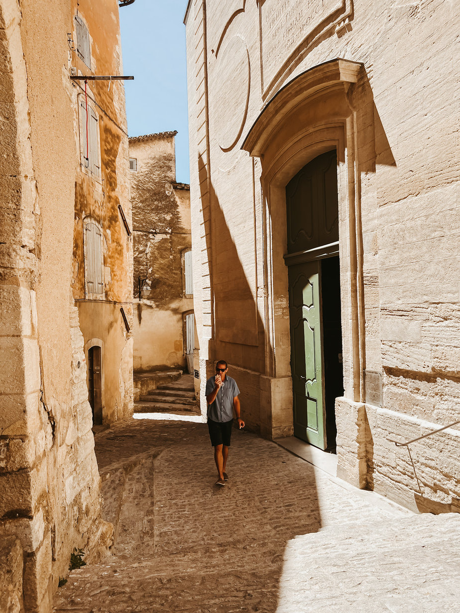 buildings in gordes france Walking in between buildings in gordes france