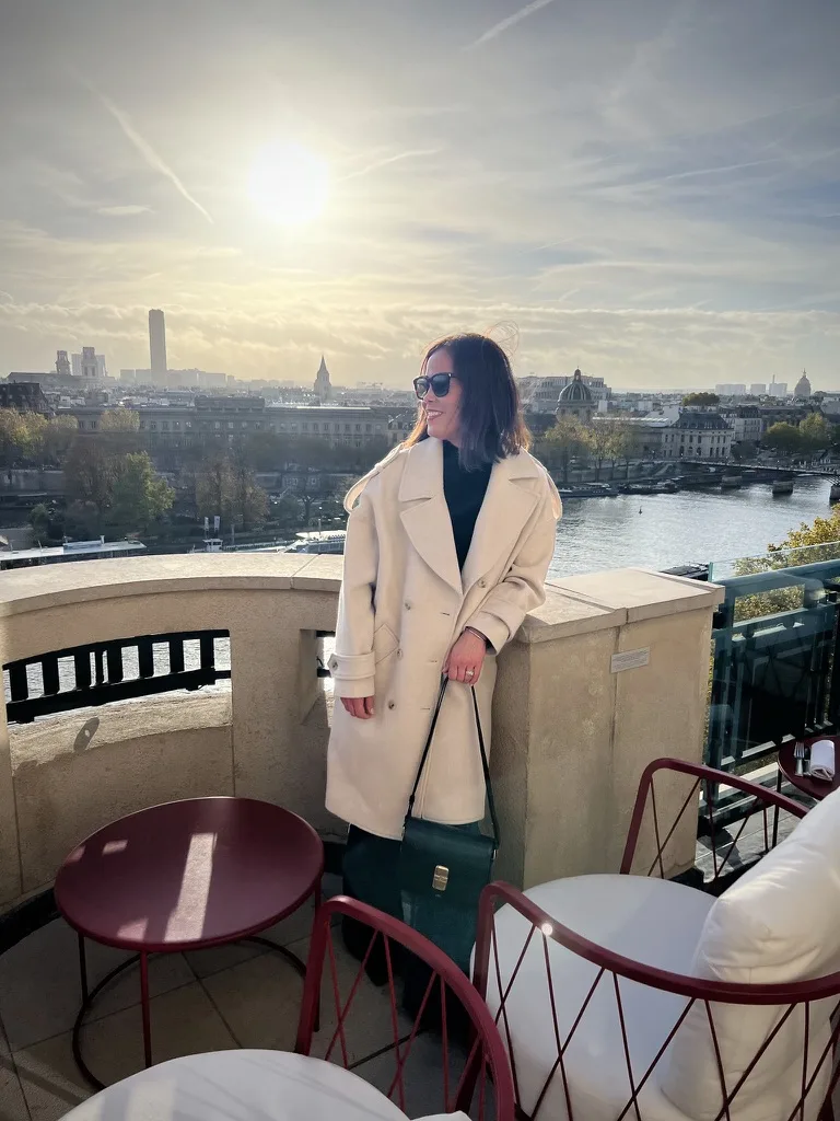 Essential wardrobe pieces to have in your closet to look like a French woman.