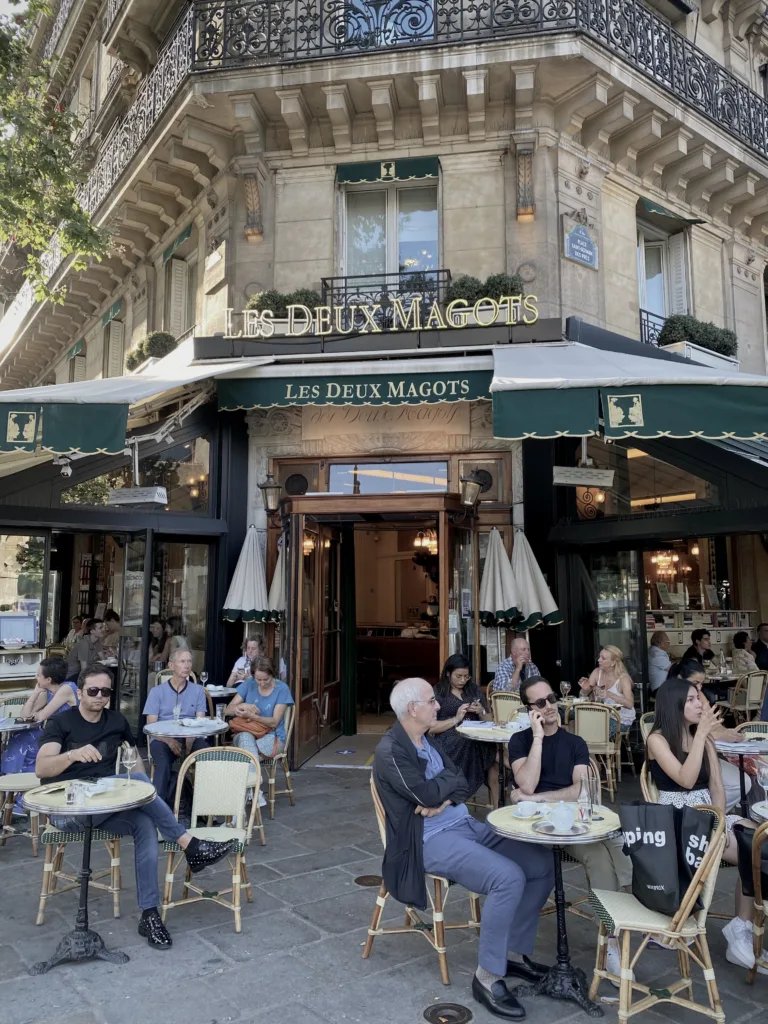 Les Deux Magots Les Deux Magots outside | Favorite Parisian Cafés To Visit