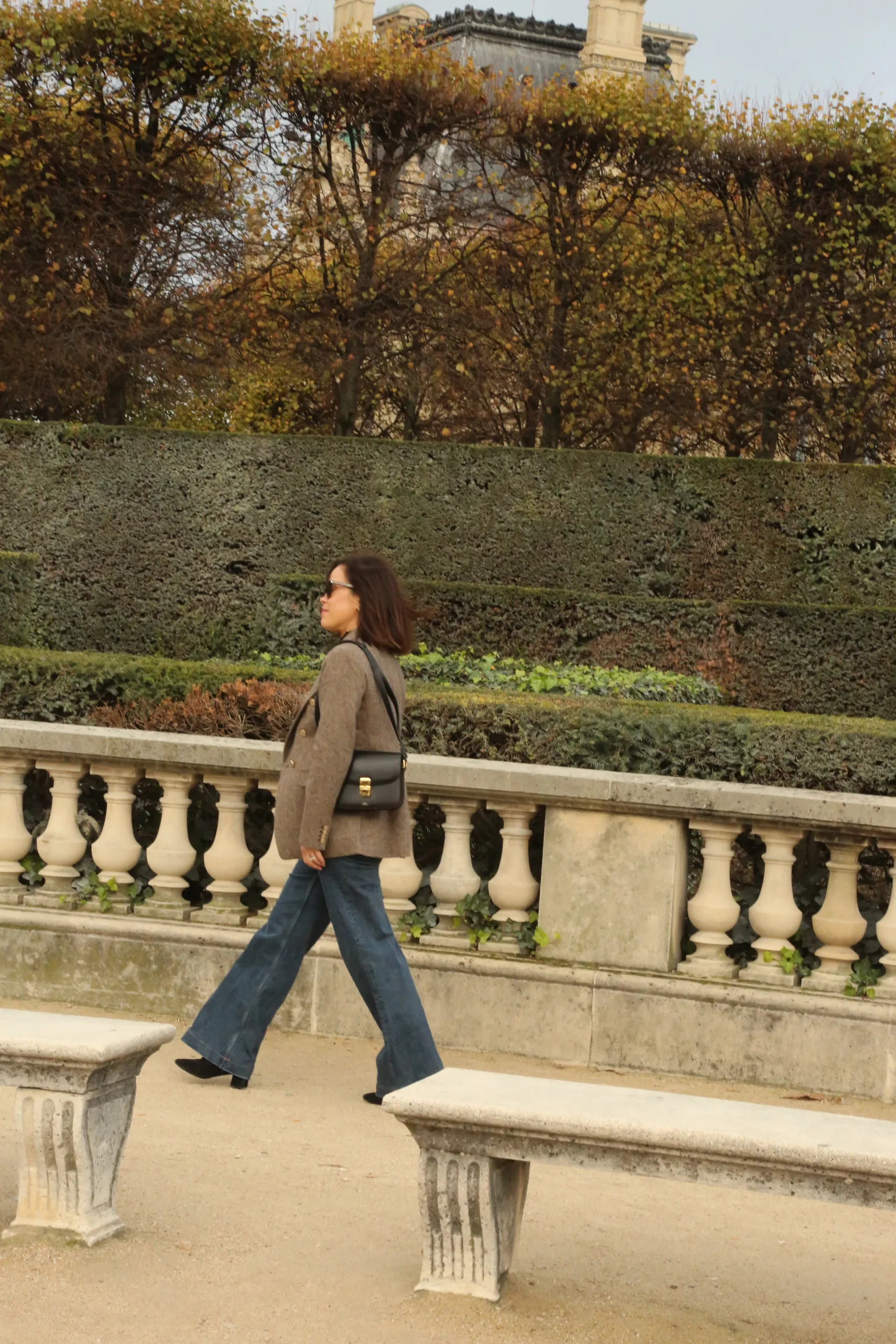 How To dress like a French woman for winter and still look elevated and classic.