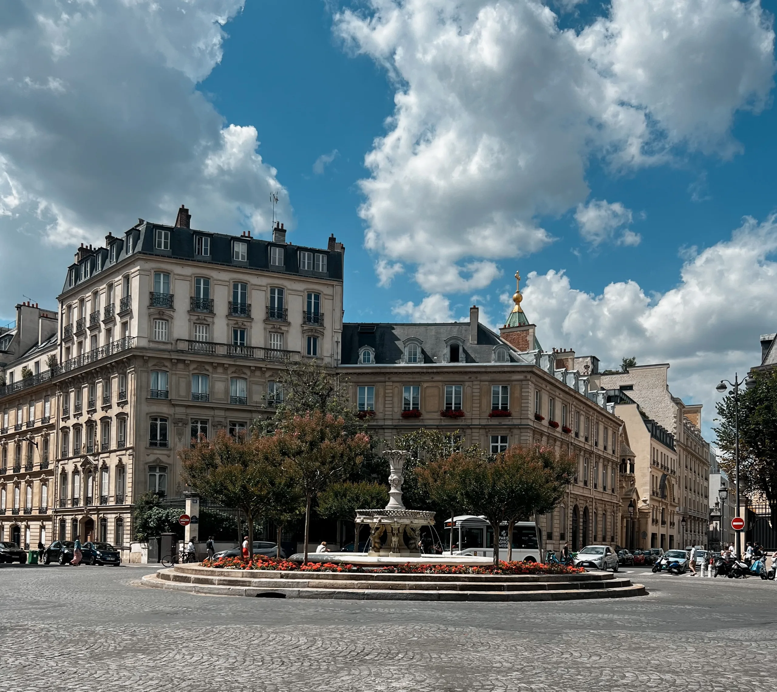 What to pack for Paris in May to look chic and classic.