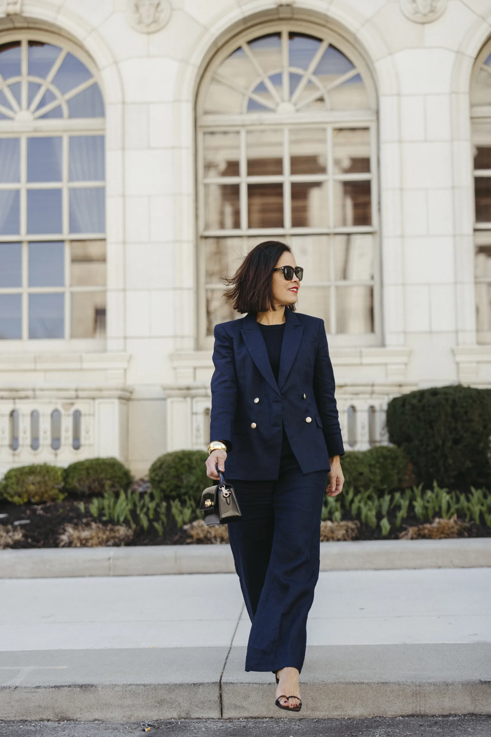 Navy linen blazer suit that I will be wearing for spring.