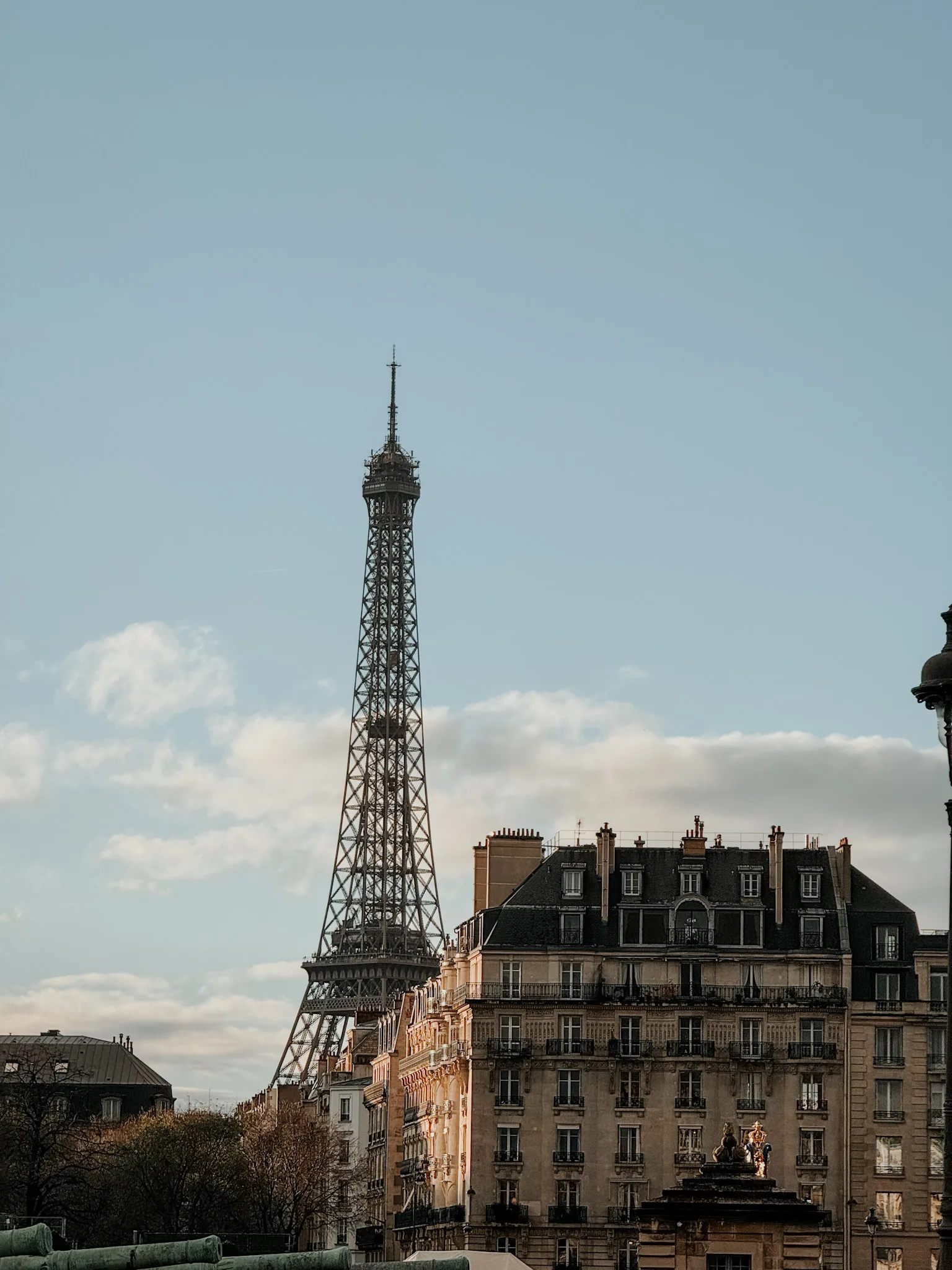 Parisian builiding in the background.