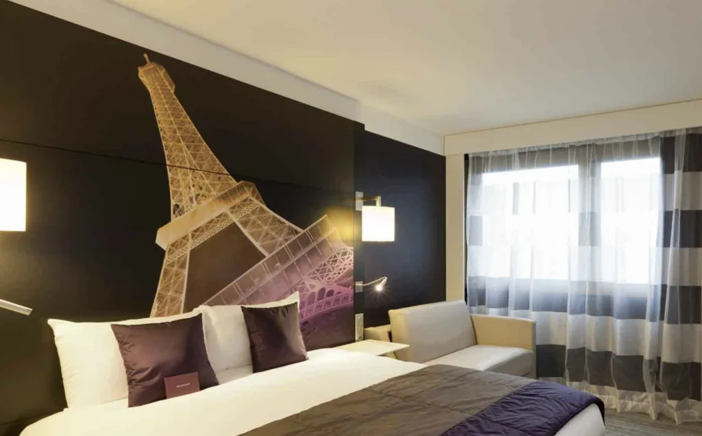 Interior hotel room in Paris.