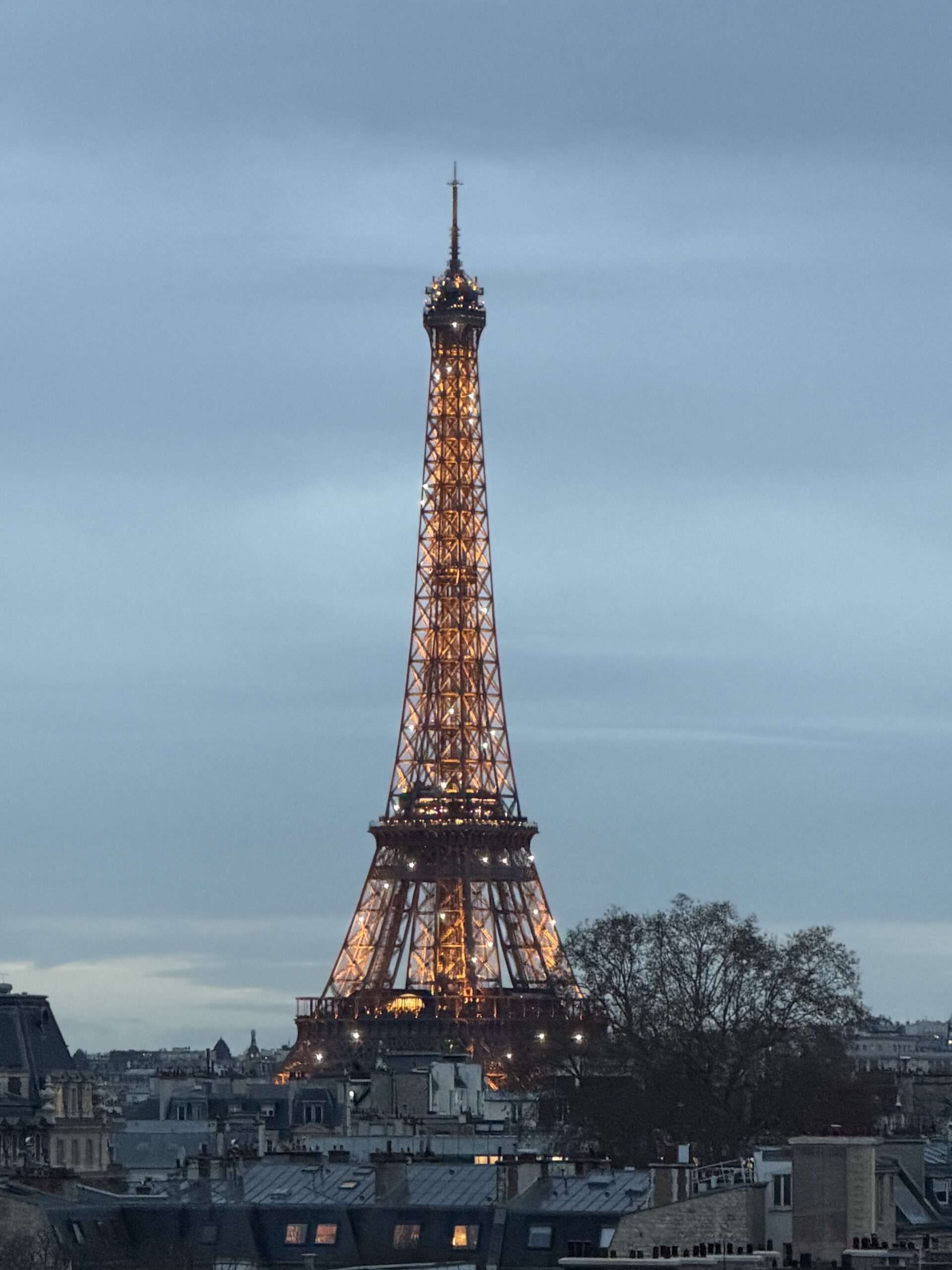 Graphic of the Eiffel Tower