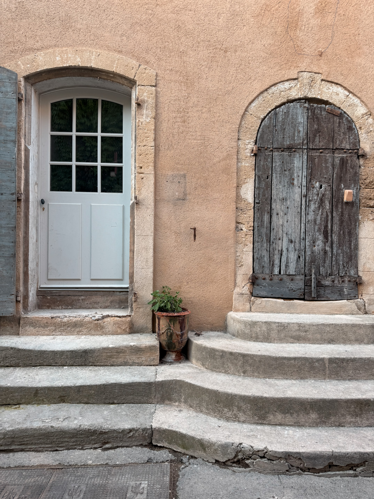 Stone doorways in Lourmarin during fall, the best time to visit Lourmarin for cooler weather and a quieter Provence experience